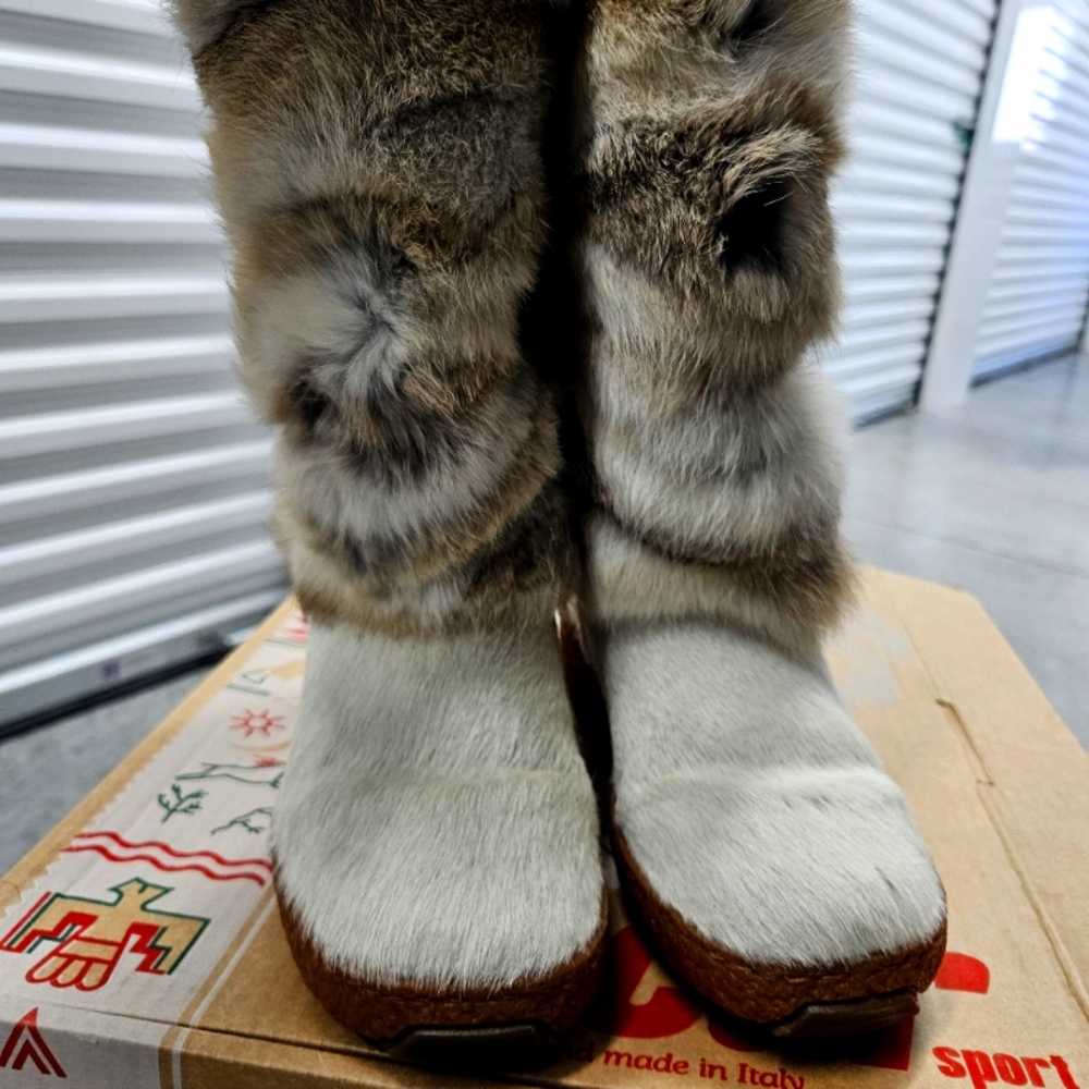 Fur boots